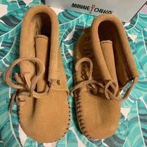Minnetonka Toddler Moccasins- Size 6 BRAND NEW